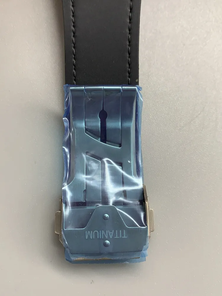 Hublot-Big-Bang-401.FX.1123.VR-Black-Buckle-1
