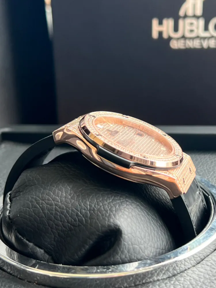 Hublot-Classic-Fusion-542.OX.9010.LR.1704-Rose-Gold-Left-Side-View