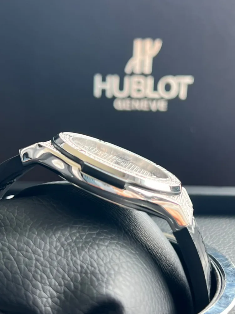 Hublot-Classic-Fusion-542.NX.9010.LR.1704-Silver-Left-Side-View