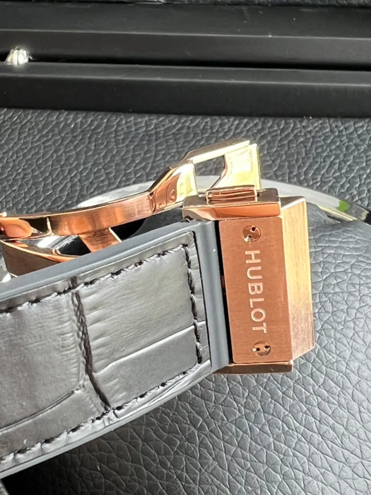 Hublot-Classic-Fusion-542.OX.9010.LR.1704-Rose-Gold-Buckle