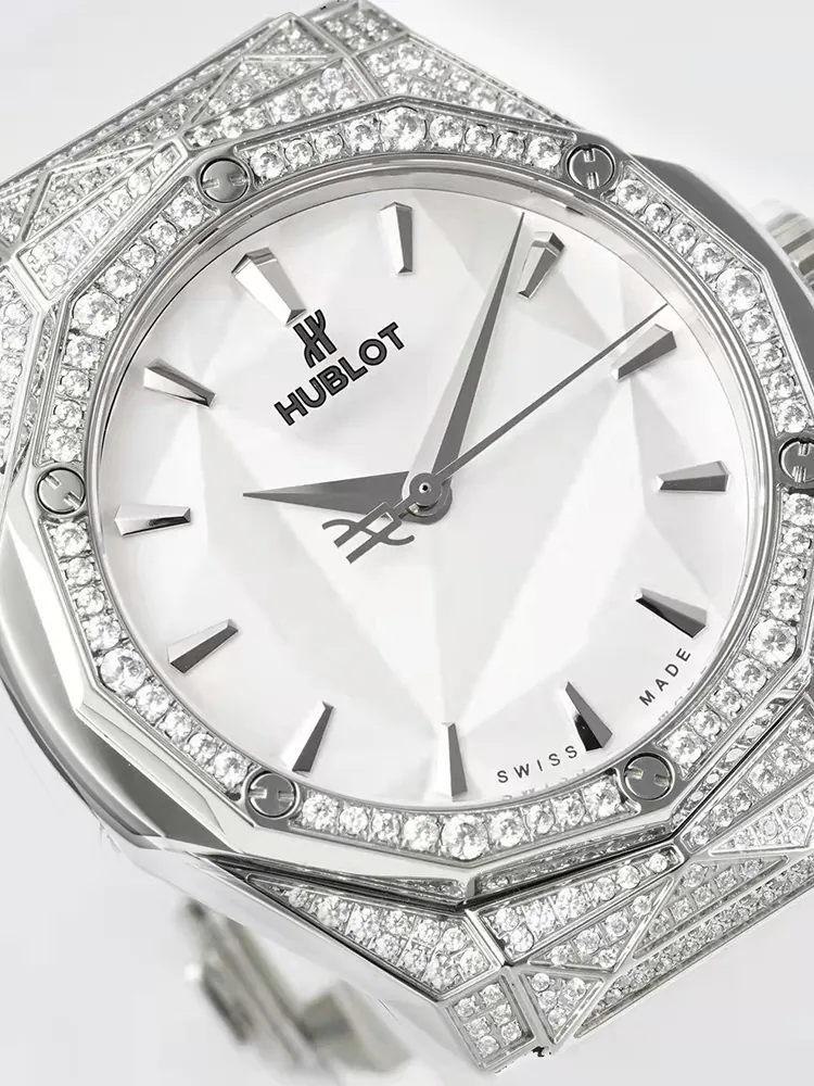Hublot-Classic-Fusion-550.NS.2200.RW.1604.ORL20-White-Dial-Detail-1