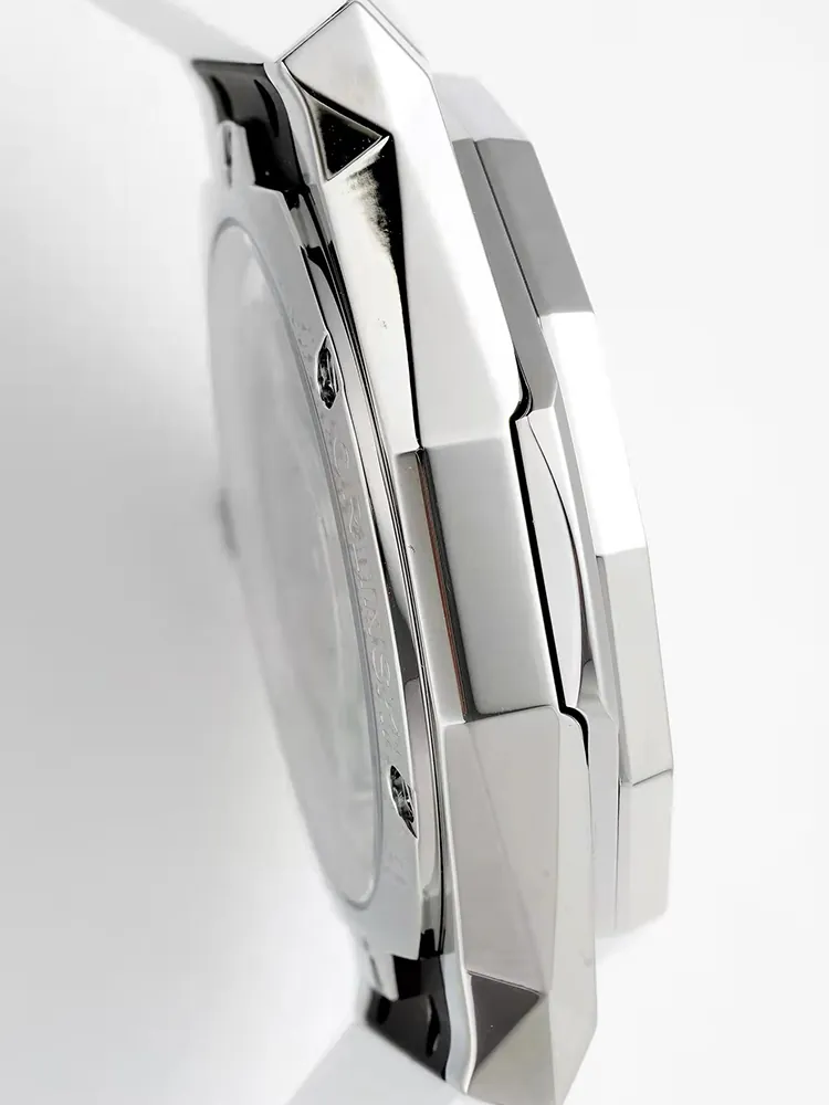 Hublot-Classic-Fusion-550.NS.2200.RW.1604.ORL20-White-Left-Side-View