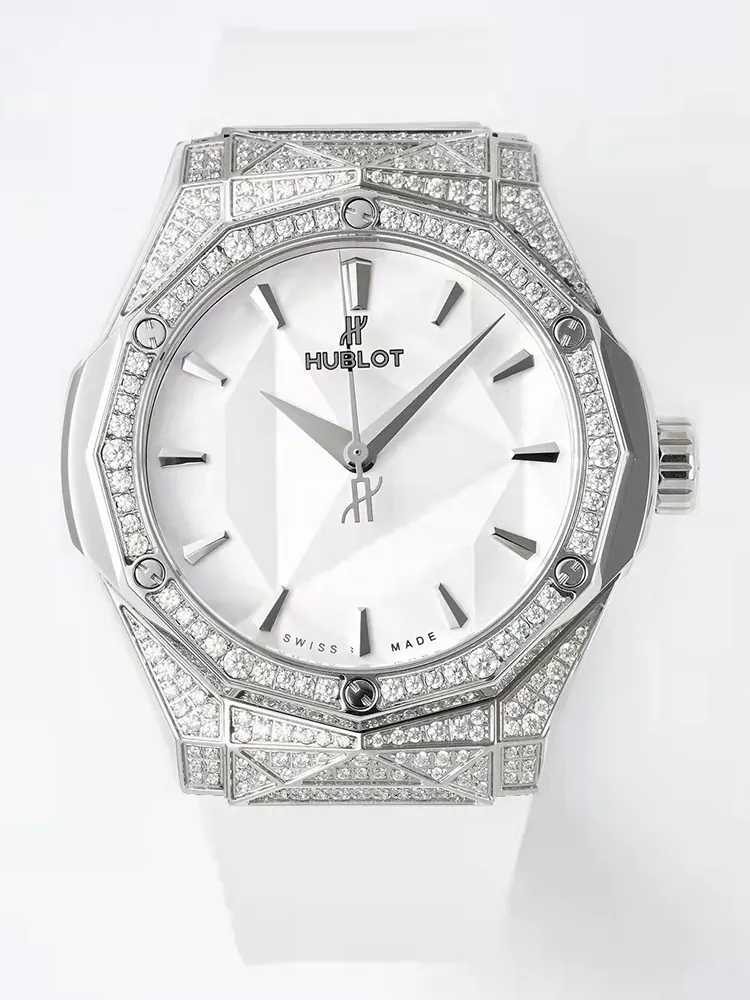Hublot-Classic-Fusion-550.NS.2200.RW.1604.ORL20-White-Front-View-1