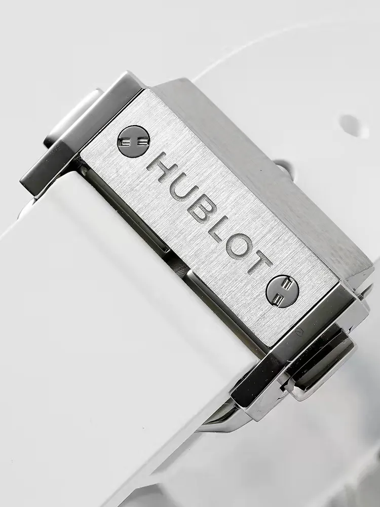 Hublot-Classic-Fusion-550.NS.2200.RW.1604.ORL20-White-Buckle