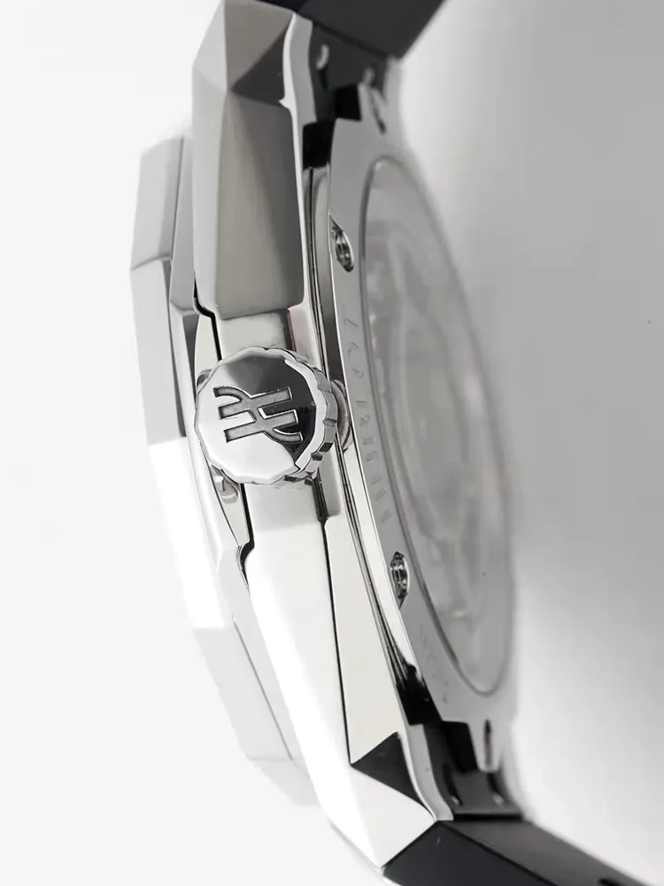 Hublot-Classic-Fusion-550.NS.1800.RX.1604.ORL19-Black-Right-Side-View