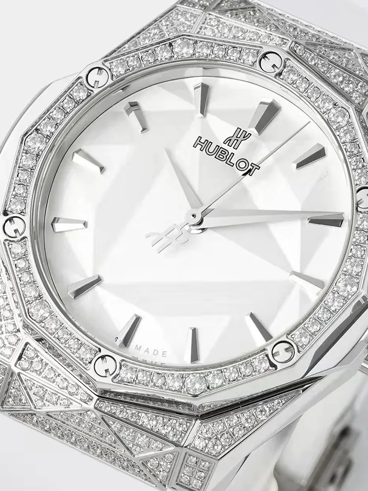 Hublot-Classic-Fusion-550.NS.2200.RW.1604.ORL20-White-Dial-Detail-4