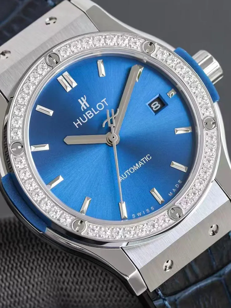 Hublot-Classic-Fusion-565.NX.7170.LR.1204-Blue-Dial-Detail-1