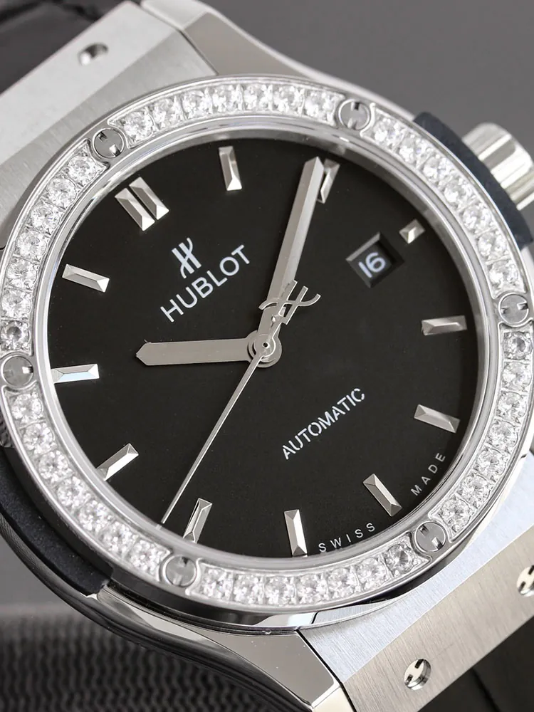 Hublot-Classic-Fusion-565.NX.1470.LR.1204-Black-Dial-Detail-1