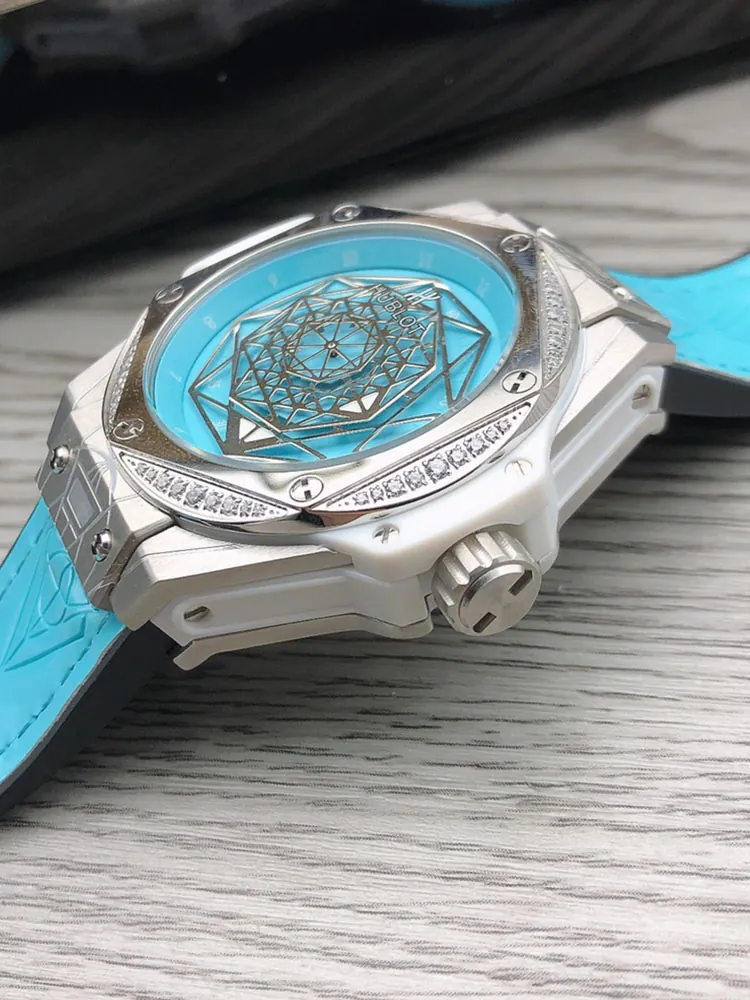 Hublot-Big-Bang-465.SS.7179.VR.1204.MXM19-Sky-Blue-Right-Side-View-1