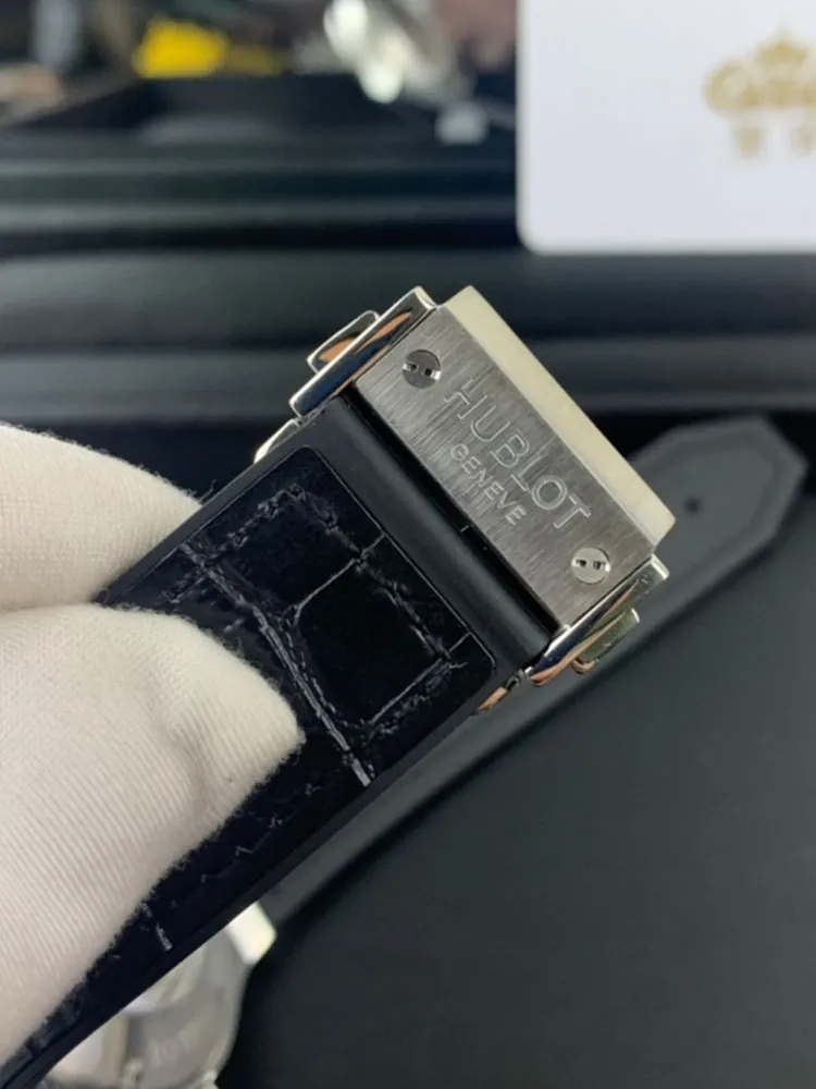 Hublot-Classic-Fusion-542.NX.1171.LR.1104-Black-Buckle
