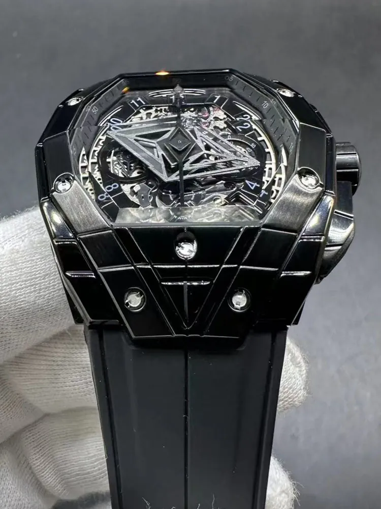 Hublot-Spirit-of-Big-Bang-648.CX.0114.RX.MXM23-Black-Detail-Images